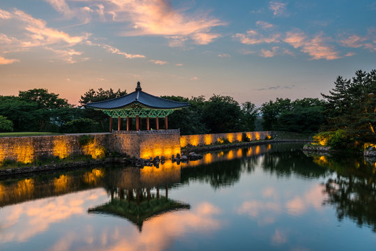 360_F_84698984_2iIL3N8oDXlqaykiDBiBtR03GE4ZsaAk ソウル7日間の旅程